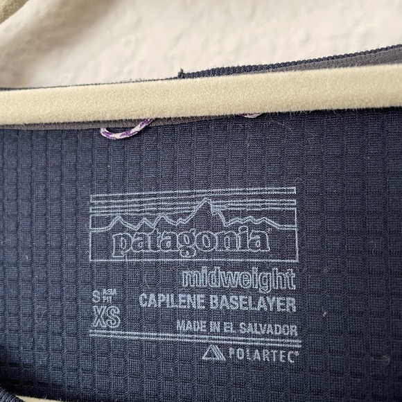 Like NEW Patagonia Capilene Midweight Crew 💙 - Picture 2 of 3